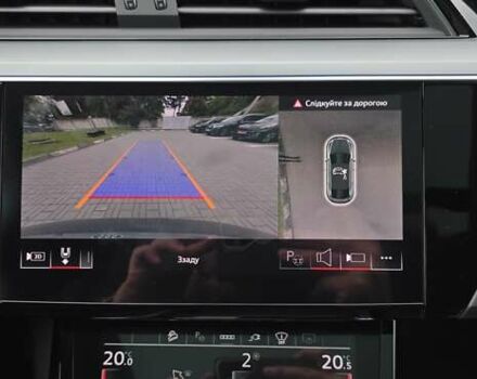 Серый Ауди Q8 Sportback e-tron, объемом двигателя 0 л и пробегом 20 тыс. км за 64800 $, фото 113 на Automoto.ua