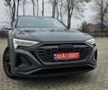 Серый Ауди Q8 Sportback e-tron, объемом двигателя 0 л и пробегом 65 тыс. км за 59999 $, фото 6 на Automoto.ua