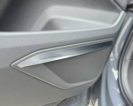 Серый Ауди Q8 Sportback e-tron, объемом двигателя 0 л и пробегом 20 тыс. км за 64800 $, фото 75 на Automoto.ua