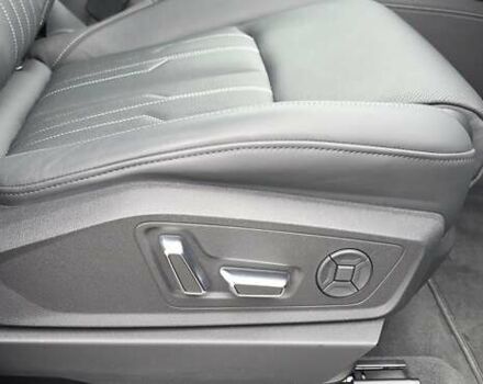 Серый Ауди Q8 Sportback e-tron, объемом двигателя 0 л и пробегом 20 тыс. км за 64800 $, фото 86 на Automoto.ua