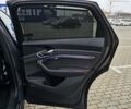 Серый Ауди Q8 Sportback e-tron, объемом двигателя 0 л и пробегом 65 тыс. км за 59999 $, фото 110 на Automoto.ua