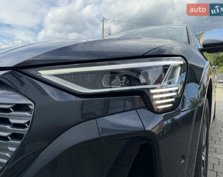 Серый Ауди Q8 Sportback e-tron, объемом двигателя 0 л и пробегом 8 тыс. км за 63500 $, фото 8 на Automoto.ua