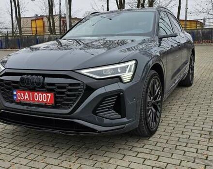 Серый Ауди Q8 Sportback e-tron, объемом двигателя 0 л и пробегом 65 тыс. км за 59999 $, фото 61 на Automoto.ua