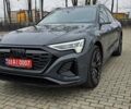 Серый Ауди Q8 Sportback e-tron, объемом двигателя 0 л и пробегом 65 тыс. км за 59999 $, фото 61 на Automoto.ua