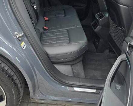 Серый Ауди Q8 Sportback e-tron, объемом двигателя 0 л и пробегом 20 тыс. км за 64800 $, фото 79 на Automoto.ua