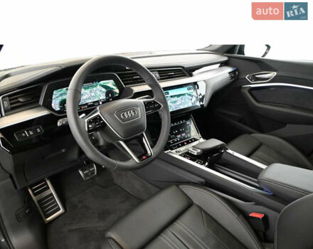 Сірий Ауді Q8 Sportback e-tron, об'ємом двигуна 0 л та пробігом 1 тис. км за 87200 $, фото 13 на Automoto.ua