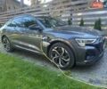 Сірий Ауді Q8 Sportback e-tron, об'ємом двигуна 0 л та пробігом 1 тис. км за 87200 $, фото 3 на Automoto.ua