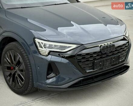 Синий Ауди Q8 Sportback e-tron, объемом двигателя 0 л и пробегом 17 тыс. км за 58868 $, фото 138 на Automoto.ua