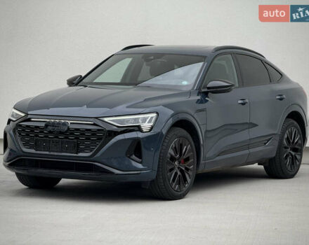 Синий Ауди Q8 Sportback e-tron, объемом двигателя 0 л и пробегом 17 тыс. км за 58868 $, фото 129 на Automoto.ua
