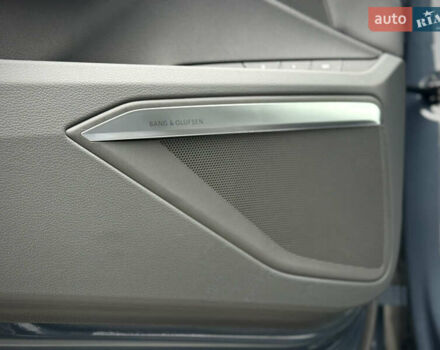 Синий Ауди Q8 Sportback e-tron, объемом двигателя 0 л и пробегом 17 тыс. км за 58868 $, фото 83 на Automoto.ua