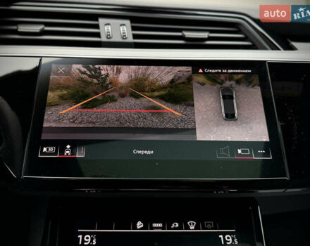 Синий Ауди Q8 Sportback e-tron, объемом двигателя 0 л и пробегом 17 тыс. км за 58868 $, фото 112 на Automoto.ua