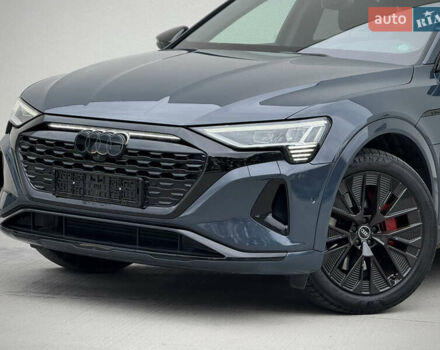 Синий Ауди Q8 Sportback e-tron, объемом двигателя 0 л и пробегом 17 тыс. км за 58868 $, фото 12 на Automoto.ua