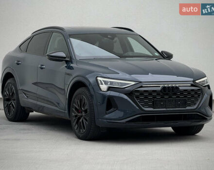 Синий Ауди Q8 Sportback e-tron, объемом двигателя 0 л и пробегом 17 тыс. км за 58868 $, фото 10 на Automoto.ua