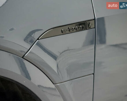 Синий Ауди Q8 Sportback e-tron, объемом двигателя 0 л и пробегом 17 тыс. км за 58868 $, фото 15 на Automoto.ua