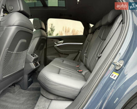 Синий Ауди Q8 Sportback e-tron, объемом двигателя 0 л и пробегом 17 тыс. км за 58868 $, фото 70 на Automoto.ua