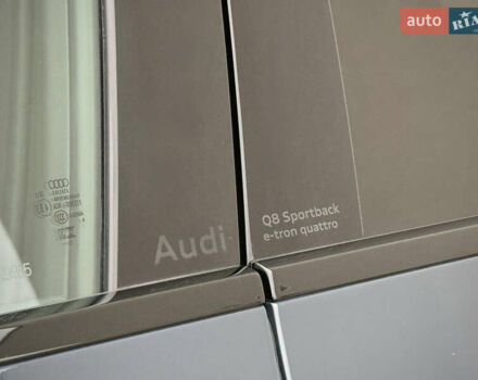 Синий Ауди Q8 Sportback e-tron, объемом двигателя 0 л и пробегом 17 тыс. км за 58868 $, фото 21 на Automoto.ua