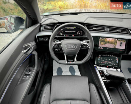 Синий Ауди Q8 Sportback e-tron, объемом двигателя 0 л и пробегом 17 тыс. км за 58868 $, фото 59 на Automoto.ua