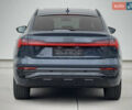 Синий Ауди Q8 Sportback e-tron, объемом двигателя 0 л и пробегом 17 тыс. км за 58868 $, фото 134 на Automoto.ua