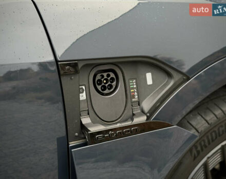 Синий Ауди Q8 Sportback e-tron, объемом двигателя 0 л и пробегом 17 тыс. км за 58868 $, фото 128 на Automoto.ua