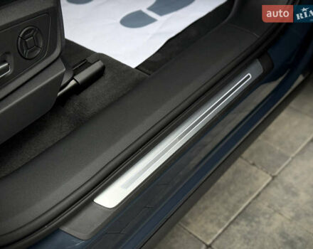 Синий Ауди Q8 Sportback e-tron, объемом двигателя 0 л и пробегом 17 тыс. км за 58868 $, фото 93 на Automoto.ua