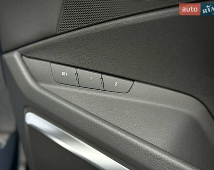 Синий Ауди Q8 Sportback e-tron, объемом двигателя 0 л и пробегом 17 тыс. км за 58868 $, фото 92 на Automoto.ua