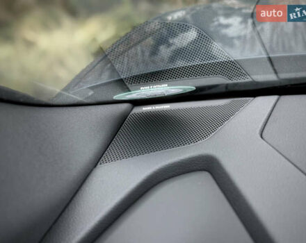 Синий Ауди Q8 Sportback e-tron, объемом двигателя 0 л и пробегом 17 тыс. км за 58868 $, фото 103 на Automoto.ua