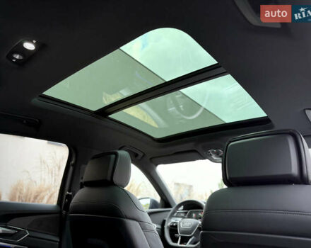 Синий Ауди Q8 Sportback e-tron, объемом двигателя 0 л и пробегом 17 тыс. км за 58868 $, фото 80 на Automoto.ua