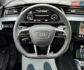 Синий Ауди Q8 Sportback e-tron, объемом двигателя 0 л и пробегом 17 тыс. км за 58868 $, фото 61 на Automoto.ua