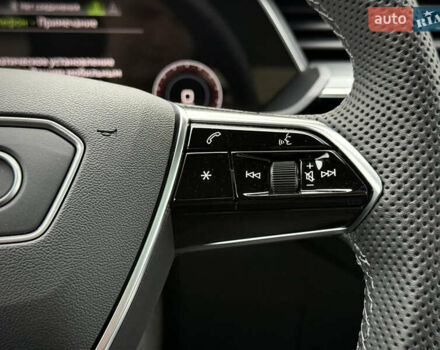 Синий Ауди Q8 Sportback e-tron, объемом двигателя 0 л и пробегом 17 тыс. км за 58868 $, фото 107 на Automoto.ua