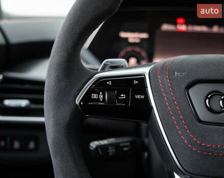 Белый Ауди RS e-tron GT, объемом двигателя 0 л и пробегом 71 тыс. км за 65800 $, фото 7 на Automoto.ua