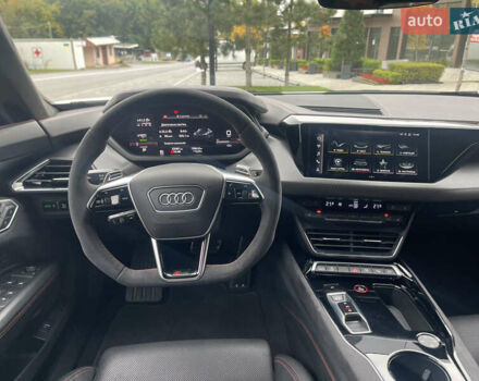 Белый Ауди RS e-tron GT, объемом двигателя 0 л и пробегом 49 тыс. км за 59999 $, фото 40 на Automoto.ua