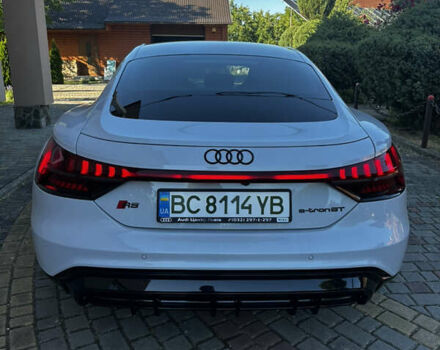 Белый Ауди RS e-tron GT, объемом двигателя 0 л и пробегом 31 тыс. км за 71000 $, фото 50 на Automoto.ua