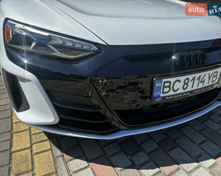 Белый Ауди RS e-tron GT, объемом двигателя 0 л и пробегом 31 тыс. км за 71000 $, фото 33 на Automoto.ua