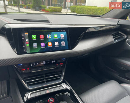 Белый Ауди RS e-tron GT, объемом двигателя 0 л и пробегом 49 тыс. км за 59999 $, фото 45 на Automoto.ua