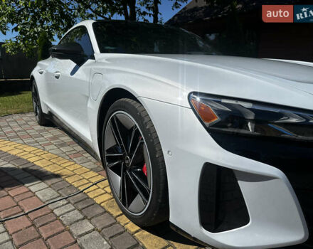 Белый Ауди RS e-tron GT, объемом двигателя 0 л и пробегом 31 тыс. км за 71000 $, фото 34 на Automoto.ua