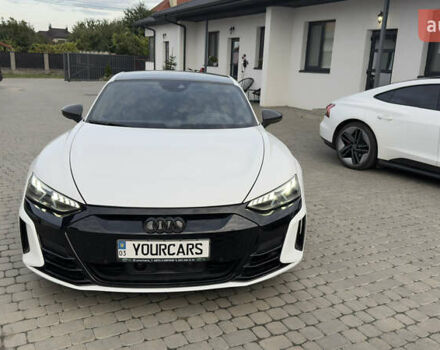 Белый Ауди RS e-tron GT, объемом двигателя 0 л и пробегом 76 тыс. км за 59500 $, фото 2 на Automoto.ua