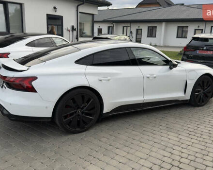 Белый Ауди RS e-tron GT, объемом двигателя 0 л и пробегом 52 тыс. км за 61500 $, фото 2 на Automoto.ua