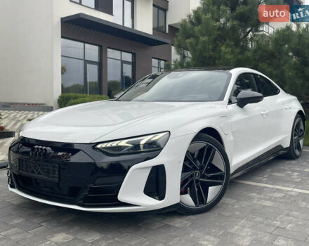 Белый Ауди RS e-tron GT, объемом двигателя 0 л и пробегом 49 тыс. км за 59999 $, фото 1 на Automoto.ua