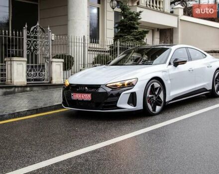 Белый Ауди RS e-tron GT, объемом двигателя 0 л и пробегом 11 тыс. км за 74900 $, фото 6 на Automoto.ua