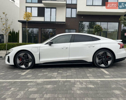 Белый Ауди RS e-tron GT, объемом двигателя 0 л и пробегом 49 тыс. км за 59999 $, фото 7 на Automoto.ua