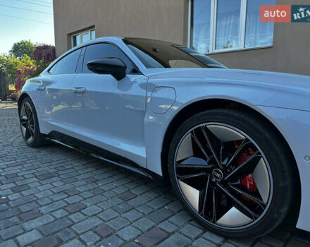 Белый Ауди RS e-tron GT, объемом двигателя 0 л и пробегом 31 тыс. км за 71000 $, фото 45 на Automoto.ua