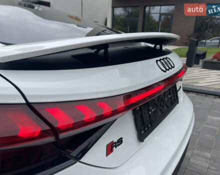 Белый Ауди RS e-tron GT, объемом двигателя 0 л и пробегом 49 тыс. км за 59999 $, фото 19 на Automoto.ua