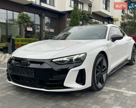 Белый Ауди RS e-tron GT, объемом двигателя 0 л и пробегом 49 тыс. км за 59999 $, фото 11 на Automoto.ua
