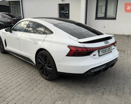 Белый Ауди RS e-tron GT, объемом двигателя 0 л и пробегом 52 тыс. км за 61500 $, фото 5 на Automoto.ua