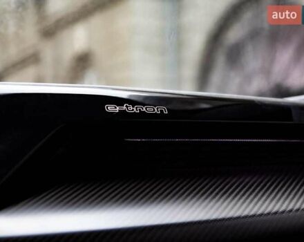 Белый Ауди RS e-tron GT, объемом двигателя 0 л и пробегом 11 тыс. км за 74900 $, фото 34 на Automoto.ua