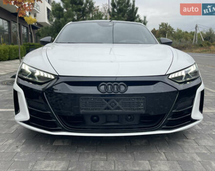 Белый Ауди RS e-tron GT, объемом двигателя 0 л и пробегом 49 тыс. км за 59999 $, фото 13 на Automoto.ua