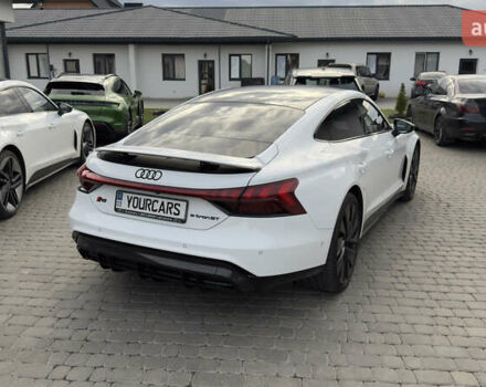 Белый Ауди RS e-tron GT, объемом двигателя 0 л и пробегом 52 тыс. км за 61500 $, фото 3 на Automoto.ua
