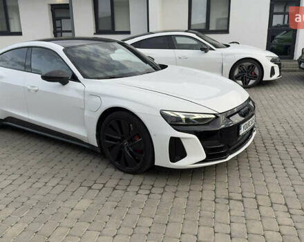 Белый Ауди RS e-tron GT, объемом двигателя 0 л и пробегом 76 тыс. км за 59500 $, фото 1 на Automoto.ua