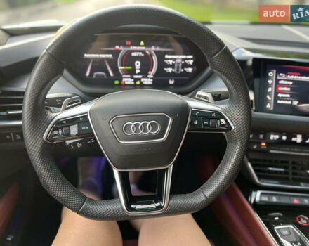 Белый Ауди RS e-tron GT, объемом двигателя 0 л и пробегом 29 тыс. км за 71800 $, фото 18 на Automoto.ua
