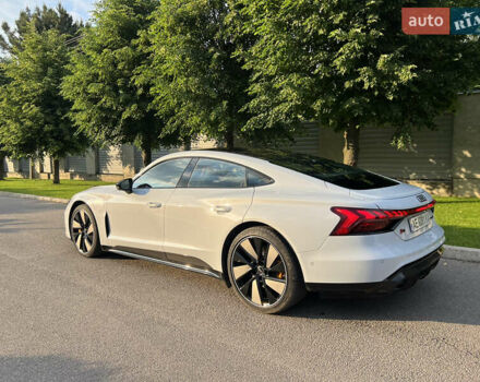 Белый Ауди RS e-tron GT, объемом двигателя 0 л и пробегом 29 тыс. км за 71800 $, фото 5 на Automoto.ua